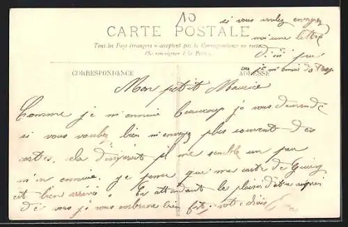 AK Les Mureaux, La Grande Rue animée avec passants et bâtiments historiques