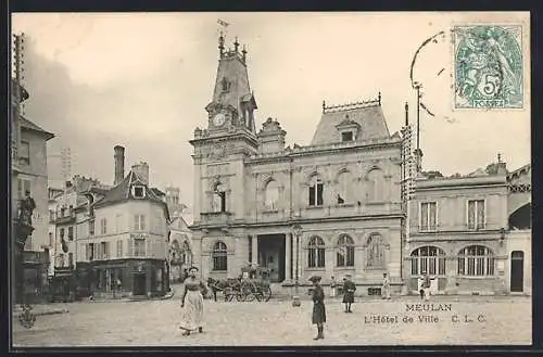 AK Meulan, L`Hôtel de Ville et la place animée