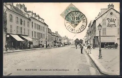 AK Mantes, Avenue de la République avec boutiques et passants