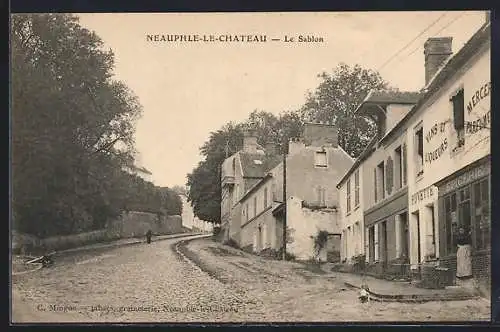 AK Neauphle-le-Château, Le Sablon avec rue et commerces