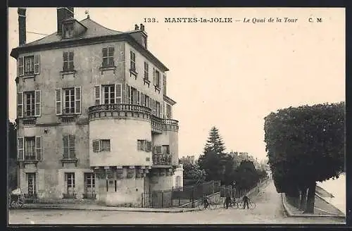 AK Mantes-la-Jolie, Le Quai de la Tour