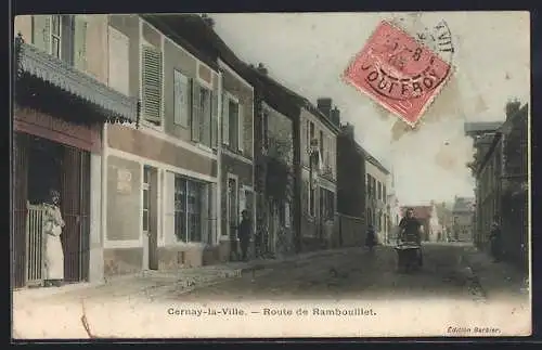 AK Cernay-la-Ville, Route de Rambouillet avec scène de rue animée