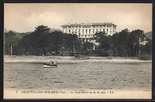 AK Beauvallon-sur-Mer, Le Golf-Hotel vu de la mer