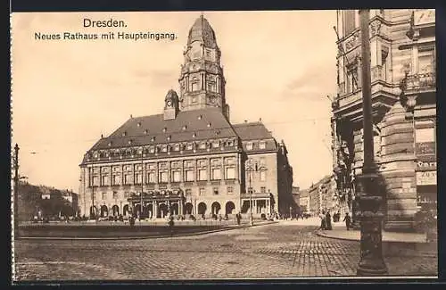 AK Dresden, Neues Rathaus mit Haupteingang