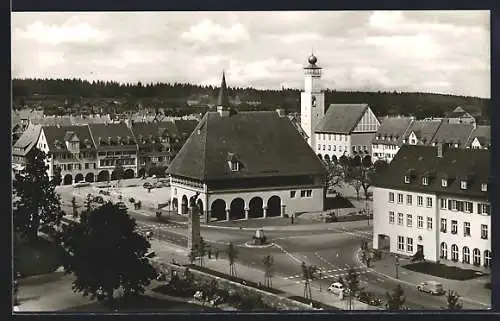 AK Freudenstadt i. Schwarzwald, Marktplatz mit Stadt- und Rathaus