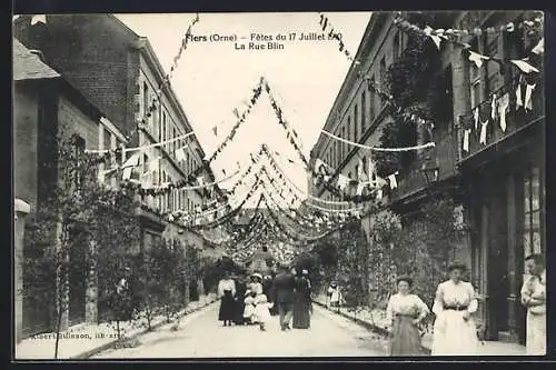 AK Flers /Orne, Fêtes du 17 Juillet 1910, La Rue Blin, Strassenpartie