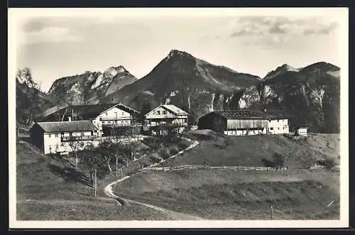 AK Oberaudorf am Inn, Bergwirtschaft Hocheck, Blick auf Heuberg und Kranzhorn