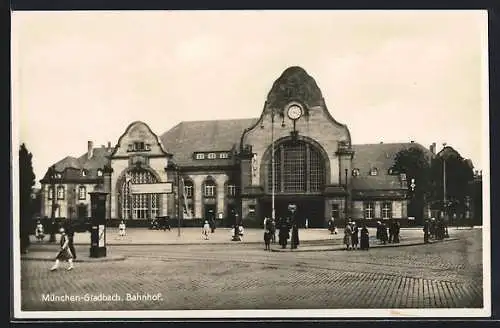 AK München-Gladbach, Ansicht vom Bahnhof