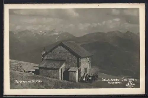 AK Radstädter-Hütte, Berghütte mit Blick auf die Tauern