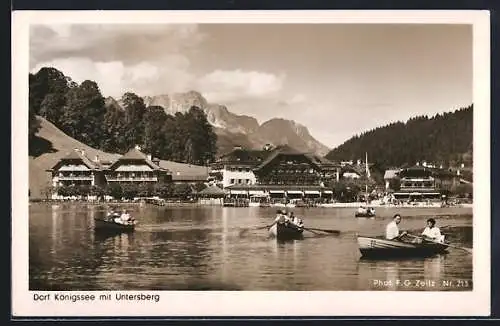 AK Königsee / Berchtesgaden, Boote vor dem Dorf gegen Untersberg