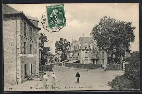 AK Bagnoles-de-l`Orne, La Rue du Vieux-Moulin