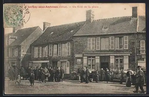 AK Juvigny-sous-Andaines, Un Cote de la place