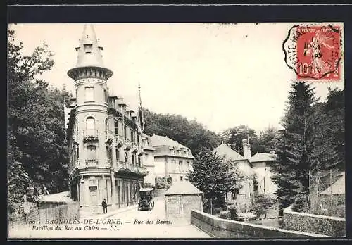 AK Bagnoles-de-l`Orne, Rue des Bains, Pavillon du Roc au Chien