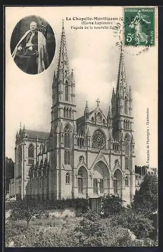 AK La Chapelle-Montligeon, Facade de la nouvelle Eglise, Portrait