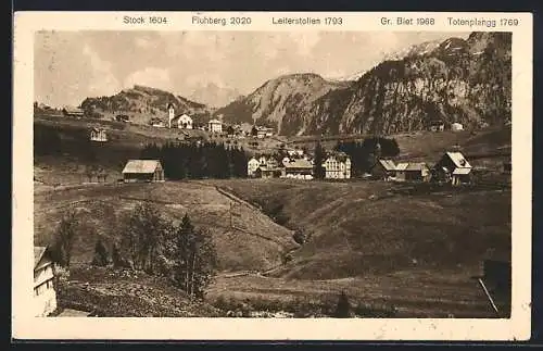 AK Oberiberg, Ortsansicht mit Stock, Fluhberg und Leiterstollen