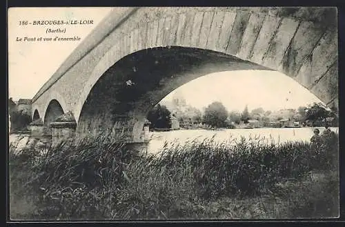 AK Bazouges-sur-le-Loir, Le Pont et vue d`ensemble