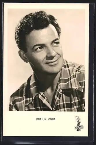 AK Cornel Wilde im offenen karierten Hemd, Portrait
