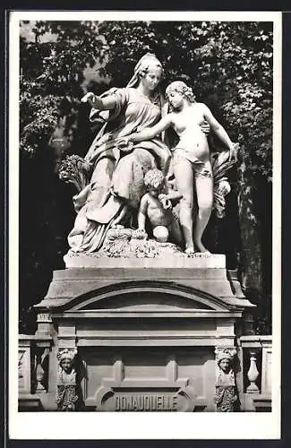 AK Donaueschingen, Donauquelle, Mutter Baar und junge Donau