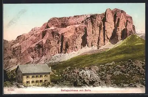 AK Sellajochhaus mit Sella, Blick gegen den Berg mit der Berghütte