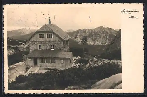 AK Wiesberghaus, Berghütte in Bergpanorama