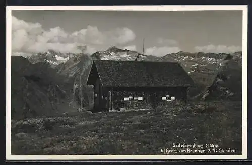 AK Sattelberg-Hütte, Blick auf die Hütte