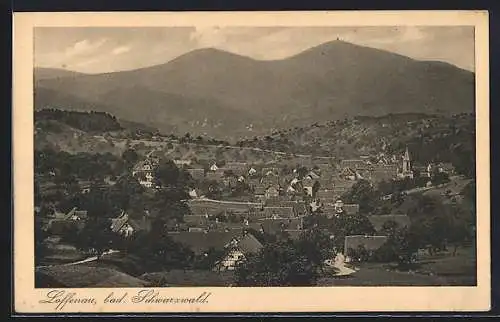 AK Loffenau /Bad. Schwarzwald, Teilansicht mit Bergen