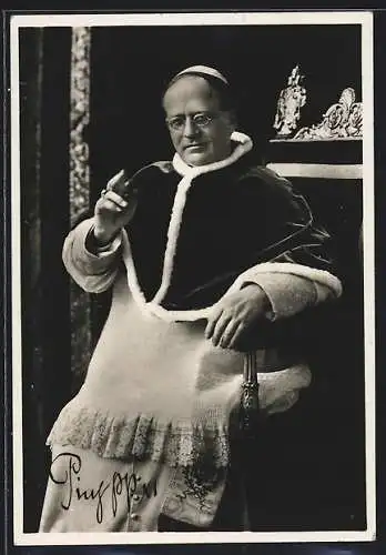 AK Papst Pius XI., sitzend mit erhobener Hand