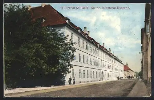 AK Theresienstadt / Terezin, an der kleinen Infanterie-Kaserne