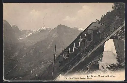 AK Braunwald, Partie der Braunwald-Bahn mit Bergpanorama