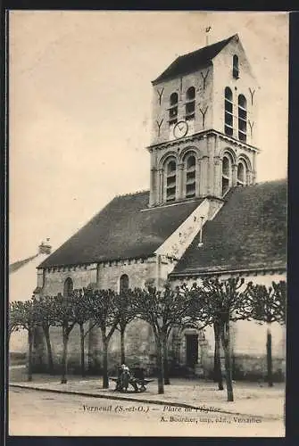 AK Verneuil, Place de l`Église et arbres taillés