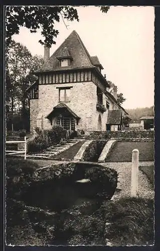 AK Rosay, Les Foudons, maison en pierre avec jardin et pont de pierre