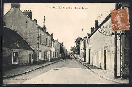 AK Garancières, Rue de Poissy avec maisons alignées