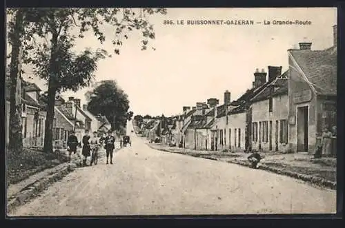 AK Le Buissonnet-Gazeran, La Grande-Route avec passants et maisons