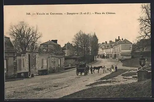 AK Dampierre, Place du Château avec calèche et bâtiments historiques