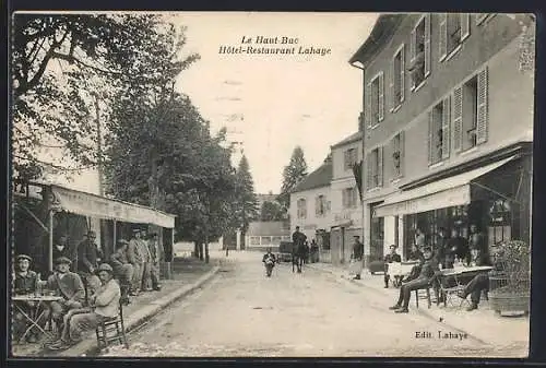 AK Le Haut-Buc, Hôtel-Restaurant Lahaye et scène animée de rue