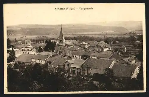 AK Arches, Vue générale du village avec église et paysages environnants