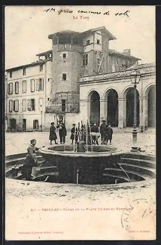 AK Gaillac, Tours de la Place Thiers et Fontaine