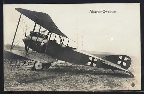 Foto-AK Sanke Nr. 1044: Albatros-Zweisitzer auf dem Landeplatz