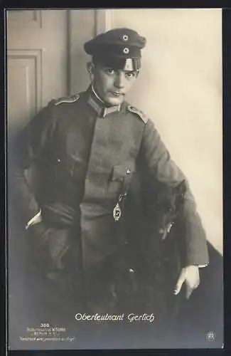 Foto-AK Sanke Nr. 388: Kampfflieger Oberleutnant Martin Gerlich in Uniform