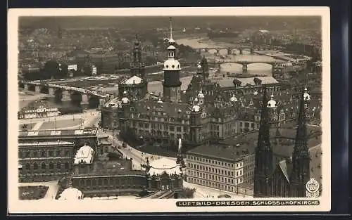 Foto-AK Walter Hahn, Dresden, Nr.5654: Dresden, Schloss und Hofkirche vom Flugzeug aus