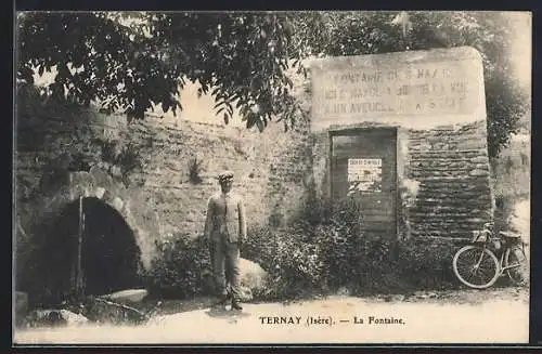 AK Ternay, Homme avant la Fontaine