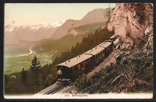 AK Brünigbahn bei der Fahrt durch die Berge