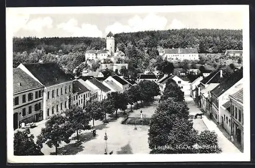 AK Litschau, Blick über den Stadtplatz mit Denkmal