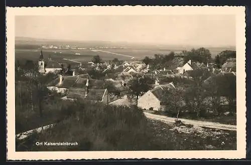 AK Kaisersteinbruch, k Blick von der Anhöhe auf den Ort