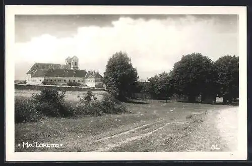 AK Maria-Loretto, Ortspartie mit Kirche