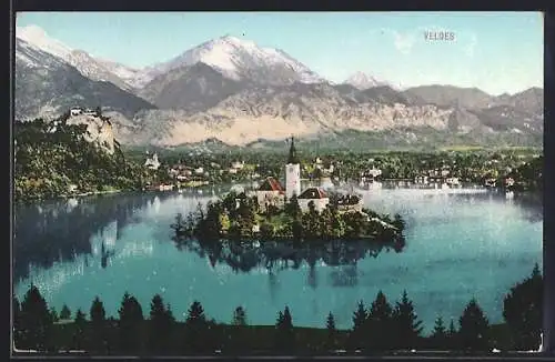 AK Bled-Veldes, Totalansicht mit Bergpanorama