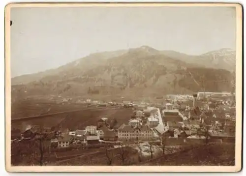 Fotografie unbekannter Fotograf, Ansicht Immenstadt, Blick auf die Stadt mit Bergpanorama