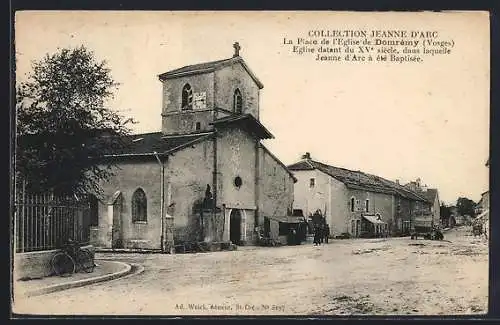 AK Domrémy, La Place de l`Église du XVe siècle où Jeanne d`Arc fut baptisée