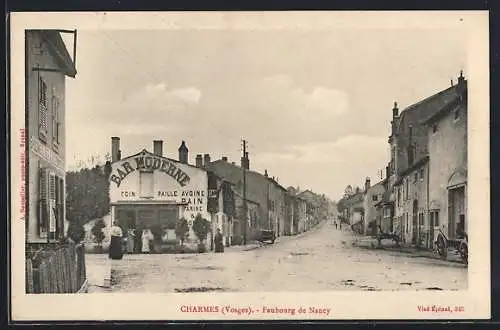 AK Charmes, Vue du Faubourg de Nancy avec le Bar Moderne et rues animées