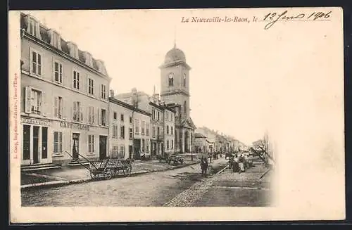 AK La Neuveville-lès-Raon, Rue principale avec église et magasins